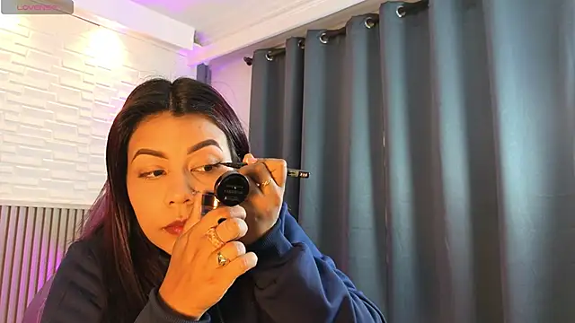 TiffanyWalk online show from 04/22/26, 12:39