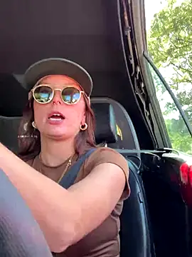 Snapshot of SpaceCowWhore chatting on 09/12/25, 05:24 SpaceCowWhore online show from 09/12/25, 05:24