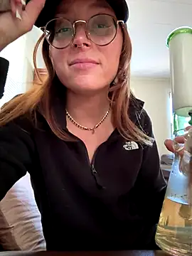 Snapshot of SpaceCowWhore chatting on 10/09/25, 04:27 SpaceCowWhore online show from 10/09/25, 04:27