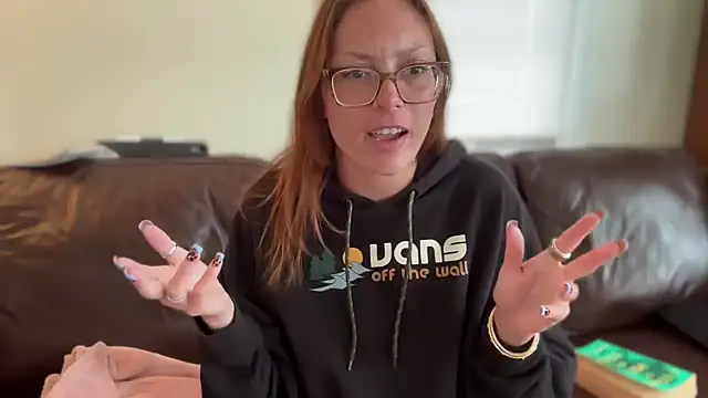Snapshot of SpaceCowWhore chatting on 06/18/26, 03:49 SpaceCowWhore online show from 06/18/26, 03:49