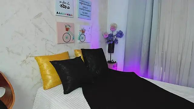 Snapshot of sophie-carter chatting on 09/30/25, 08:03 sophie-carter online show from 09/30/25, 08:03