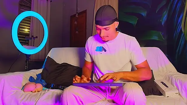 LiamByrne online show from 12/18/25, 04:07