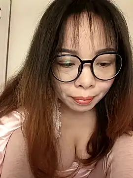 Snapshot of aa520uv chatting on 03/18/25, 04:26 aa520uv online show from 03/18/25, 04:26