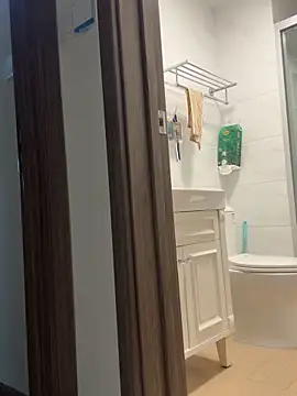 Snapshot of aa520uv chatting on 09/21/25, 05:03 aa520uv online show from 09/21/25, 05:03