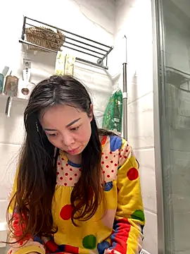 Snapshot of aa520uv chatting on 10/28/25, 12:36 aa520uv online show from 10/28/25, 12:36