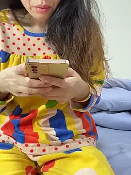 Snapshot of aa520uv chatting on 11/08/25, 12:00 aa520uv online show from 11/08/25, 12:00