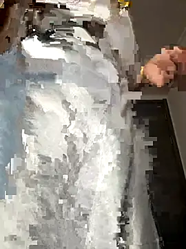 Snapshot of aa520uv chatting on 11/12/25, 04:18 aa520uv online show from 11/12/25, 04:18