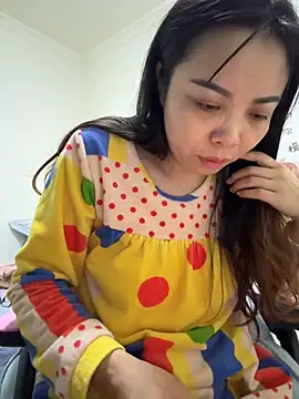 Snapshot of aa520uv chatting on 11/18/25, 01:44 aa520uv online show from 11/18/25, 01:44