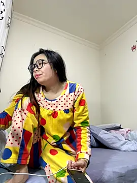 Snapshot of aa520uv chatting on 11/23/25, 01:05 aa520uv online show from 11/23/25, 01:05