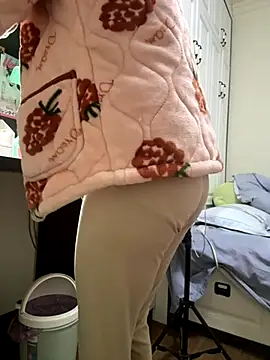 Snapshot of aa520uv chatting on 11/26/25, 02:56 aa520uv online show from 11/26/25, 02:56