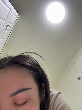 Snapshot of aa520uv chatting on 12/15/25, 02:27 aa520uv online show from 12/15/25, 02:27