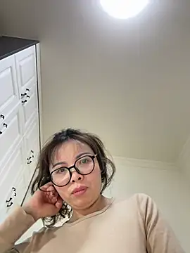 aa520uv online show from 04/08/26, 02:06