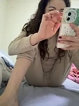 aa520uv online show from 04/10/26, 01:33