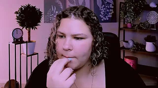 Snapshot of FlorenceAnderson chatting on 09/10/25, 09:09 FlorenceAnderson online show from 09/10/25, 09:09