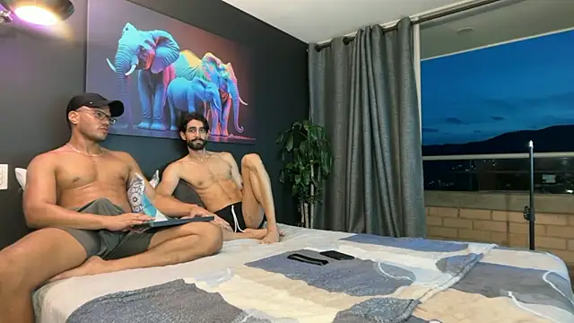 Snapshot of highlatin_guysoficial chatting on 05/30/26, 11:35 highlatin guysoficial online show from 05/30/26, 11:35