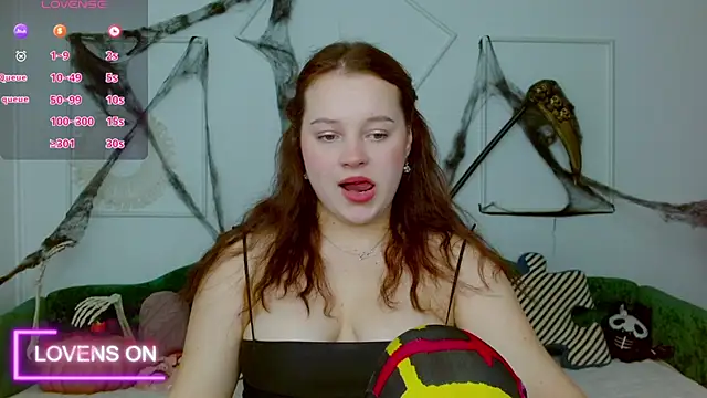 Cute kitty- online show from 10/28/25, 07:45