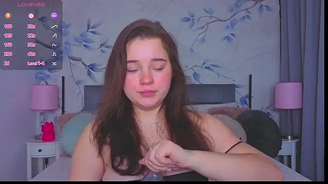 Cute kitty- online show from 12/21/25, 08:16