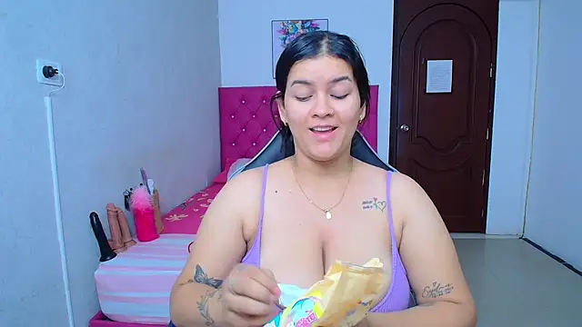 kriss sweetboobs10 online show from 07/22/26, 12:52
