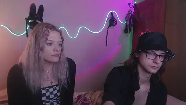 Snapshot of Your_Horny_Friends chatting on 03/18/25, 12:16 Your Horny Friends online show from 03/18/25, 12:16