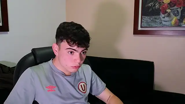 lukeboyce33 online show from 09/17/25, 11:39