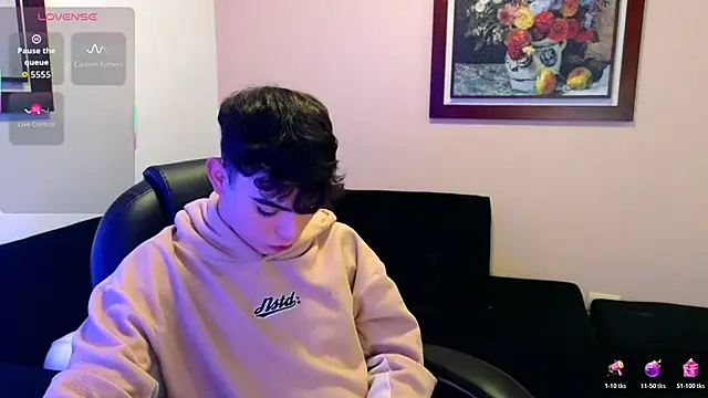 lukeboyce33 online show from 10/25/25, 12:29