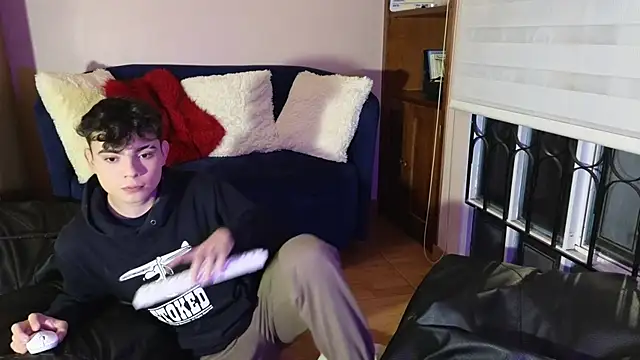 lukeboyce33 online show from 01/06/26, 01:42