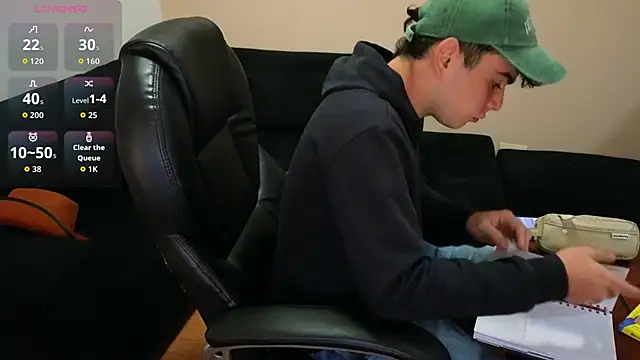 lukeboyce33 online show from 02/13/26, 12:06