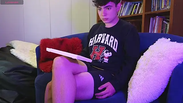 lukeboyce33 online show from 03/26/26, 04:51