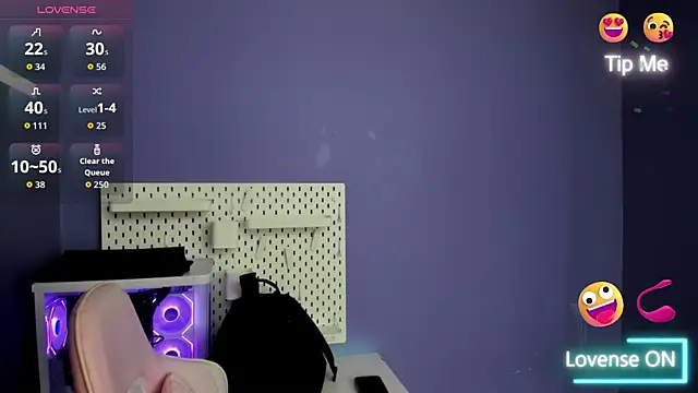 Alice 26  online show from 11/12/25, 03:23