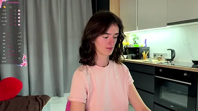 Snapshot of TwinTemptations chatting on 09/20/25, 05:25 TwinTemptations online show from 09/20/25, 05:25