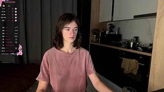 Snapshot of TwinTemptations chatting on 09/27/25, 07:08 TwinTemptations online show from 09/27/25, 07:08