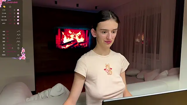 Snapshot of TwinTemptations chatting on 10/08/25, 08:39 TwinTemptations online show from 10/08/25, 08:39