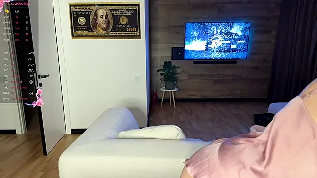 Snapshot of TwinTemptations chatting on 10/17/25, 06:10 TwinTemptations online show from 10/17/25, 06:10