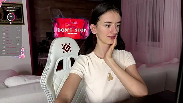 Snapshot of TwinTemptations chatting on 11/01/25, 09:50 TwinTemptations online show from 11/01/25, 09:50