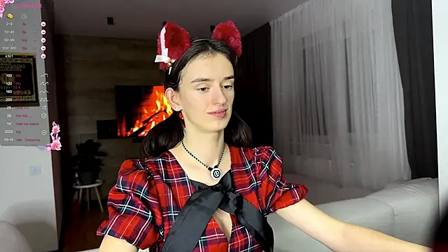 Snapshot of TwinTemptations chatting on 11/18/25, 08:24 TwinTemptations online show from 11/18/25, 08:24