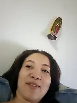 Snapshot of lola3baby chatting on 03/21/25, 10:39 lola3baby online show from 03/21/25, 10:39