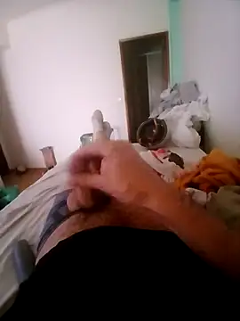 Snapshot of kredazzbigdick chatting on 10/27/25, 10:41 kredazzbigdick online show from 10/27/25, 10:41