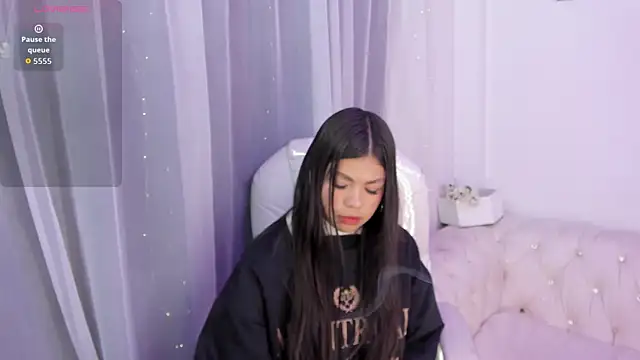 Pretty Johnson  online show from 11/16/25, 12:11