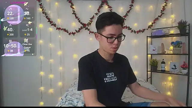 Snapshot of Danny-Swift13 chatting on 03/14/25, 12:07 Danny-Swift13 online show from 03/14/25, 12:07