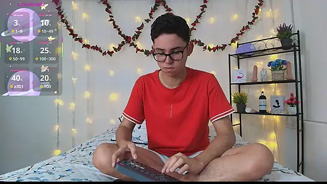 Snapshot of Danny-Swift13 chatting on 03/21/25, 12:28 Danny-Swift13 online show from 03/21/25, 12:28