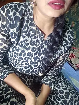 Snapshot of Shalini_telugu09 chatting on 05/11/26, 01:50 Shalini telugu09 online show from 05/11/26, 01:50