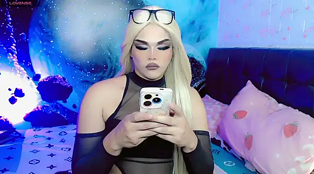 Snapshot of Eriika_Sweett chatting on 03/13/25, 05:22 Eriika Sweett online show from 03/13/25, 05:22