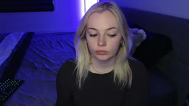 margot robbie7 online show from 04/27/26, 12:08