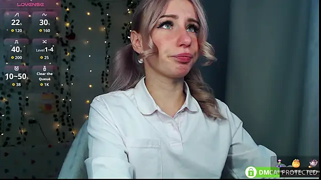 Mia  Kitty online show from 09/22/25, 11:45