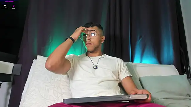 Colstorw  online show from 12/05/25, 10:24