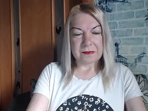 Snapshot of Lillia_Ray chatting on 05/24/26, 05:23 Lillia Ray online show from 05/24/26, 05:23