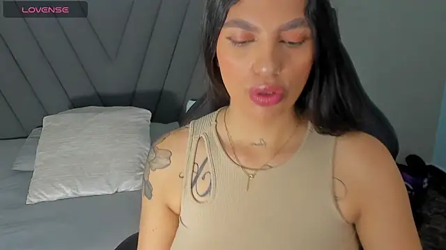 TATILARSON1 online show from 01/07/26, 12:40