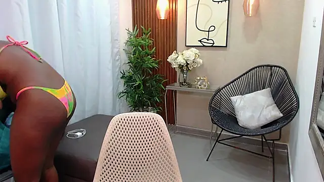 Snapshot of Coral_Lise chatting on 03/21/25, 11:01 Coral Lise online show from 03/21/25, 11:01