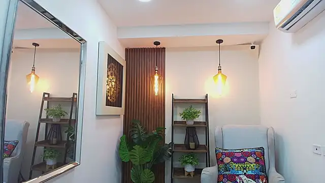 Snapshot of Coral_Lise chatting on 09/10/25, 10:59 Coral Lise online show from 09/10/25, 10:59