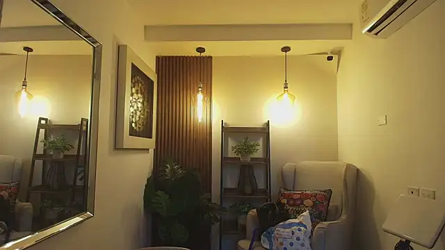 Snapshot of Coral_Lise chatting on 09/11/25, 11:21 Coral Lise online show from 09/11/25, 11:21